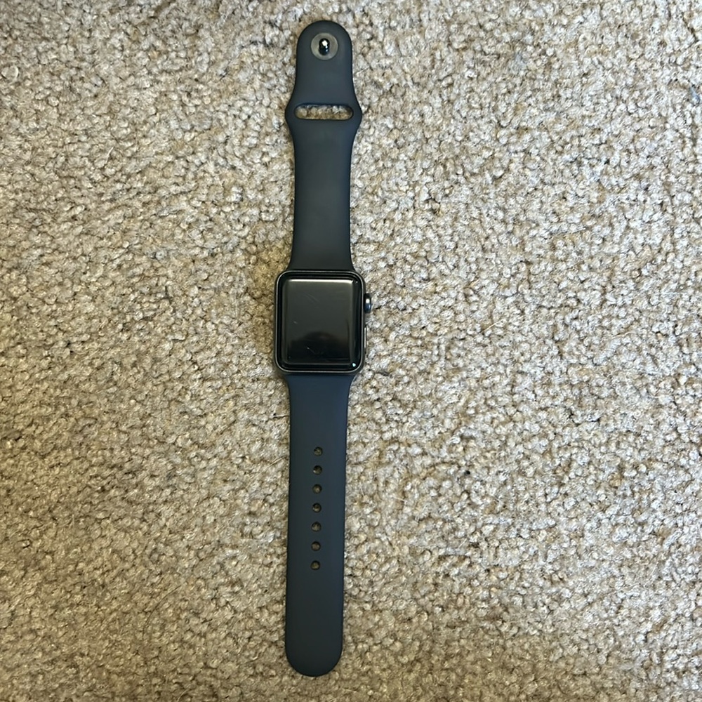 Apple Watch Series 3 38mm space gray aluminum sport band